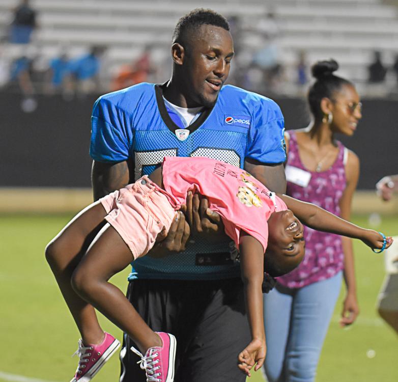 carolina-panthers-training-camp-2015-541