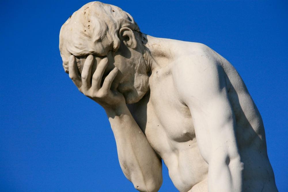 Paris_Tuileries_Garden_Facepalm_statue.thumb.jpg.c980b4f49bab40de7ae1258805475227.jpg