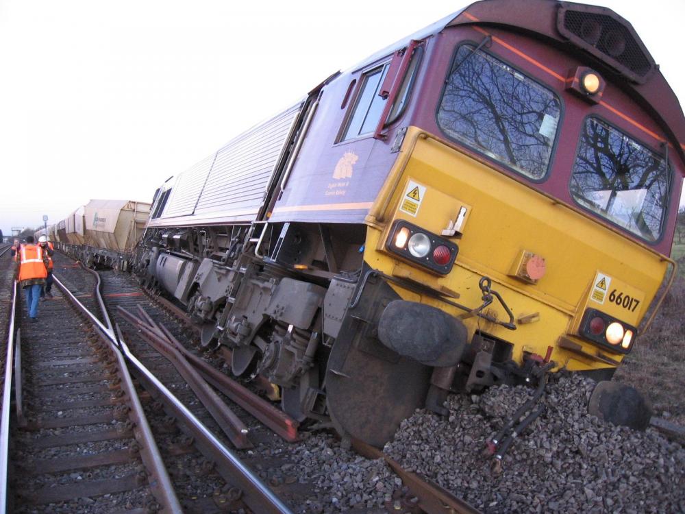 Derailed-Train.thumb.jpg.30979d4c738ba1e87490cb030ba07aff.jpg