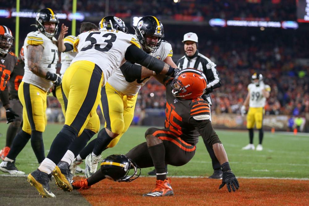 steelers-fans-start-a-gofundme-for-maurkice-pouncey-following-myles-garrett-incident-scaled.jpg