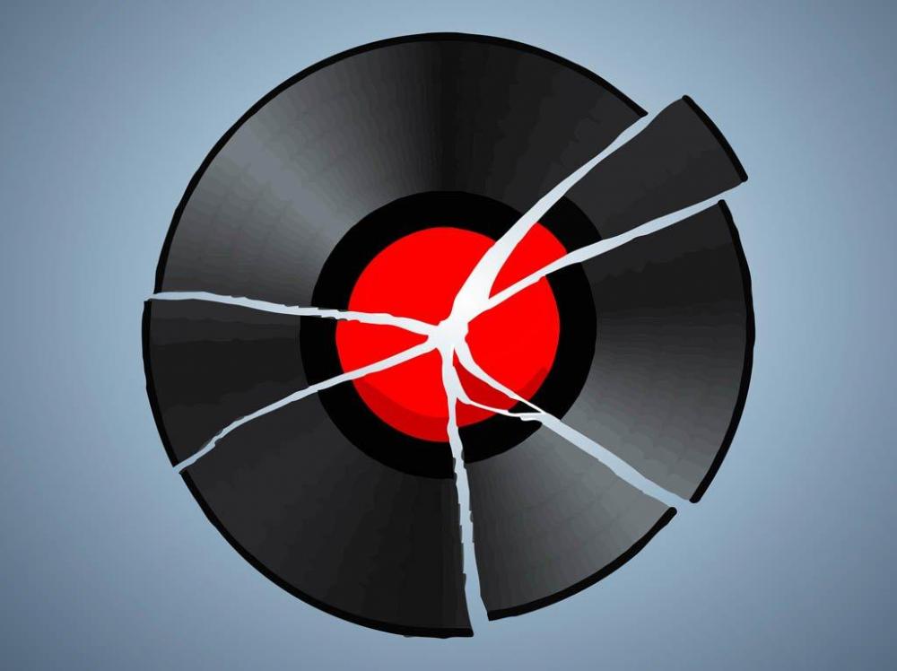 889743816_BrokenRecord.thumb.jpg.d1d79020a85ff097460e010ed663102d.jpg