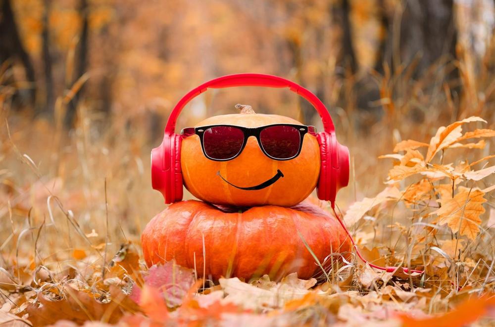 pumpkin-headphones-2017-billboard-1548-compressed.jpg