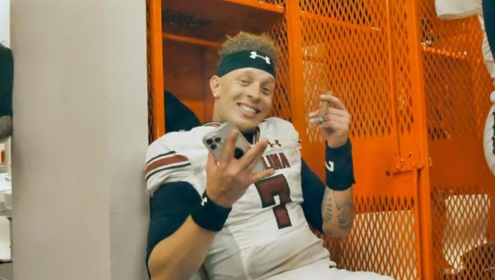 South-Carolina-QB-Spencer-Rattler-Does-His-Best-Joe-Burrow-Impression-With-Victory-Cigar-After-Beati-1024x579.jpg