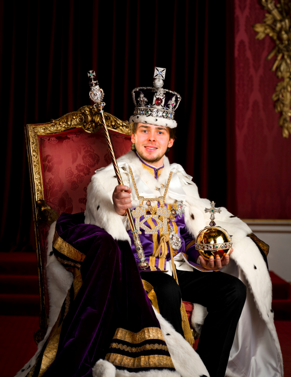 08coronation-portrait-cjqb-superJumbo.thumb.png.3a39a60ae9fc6869b876a0c0515f5263.png