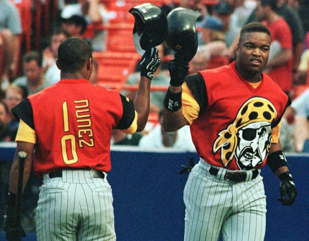 pittsburgh-pirates-uniform-1999-al-martin-abraham-nunezjpg.thumb.jpg.1487cf31269704da76f5794951a039de.jpg