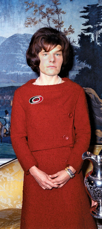 Jacqueline-Kennedy-1961.png